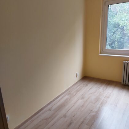 Laminált padló lerakása és festés