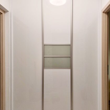 Saját tervezésű beépített szekrény és összeszerelés