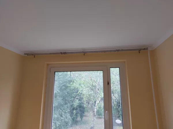 Stukkó és karnis felhelyezése